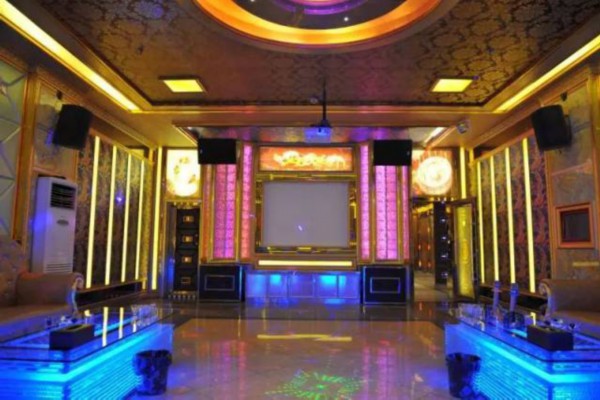 山城夜色迷人眼，重庆夜生活风情万种