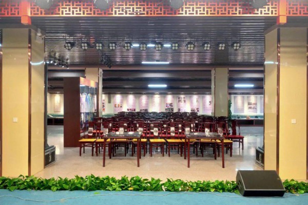 解压神器！重庆玫瑰城，按摩体验电话速拨！